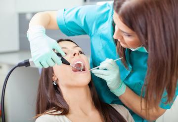 patient getting teeth cleaning in moorabbin